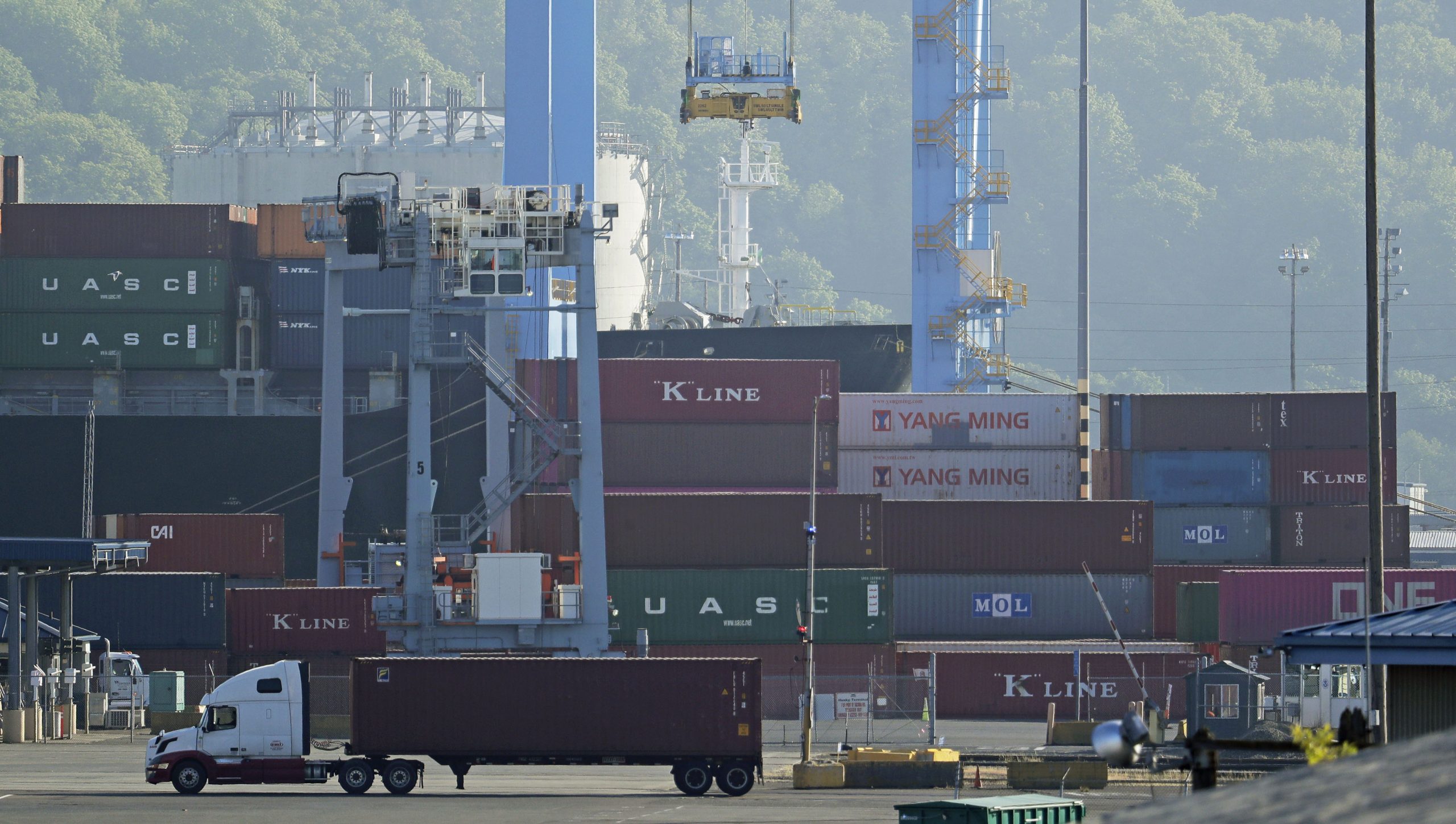 America will pay for it if Trump backs down to China now