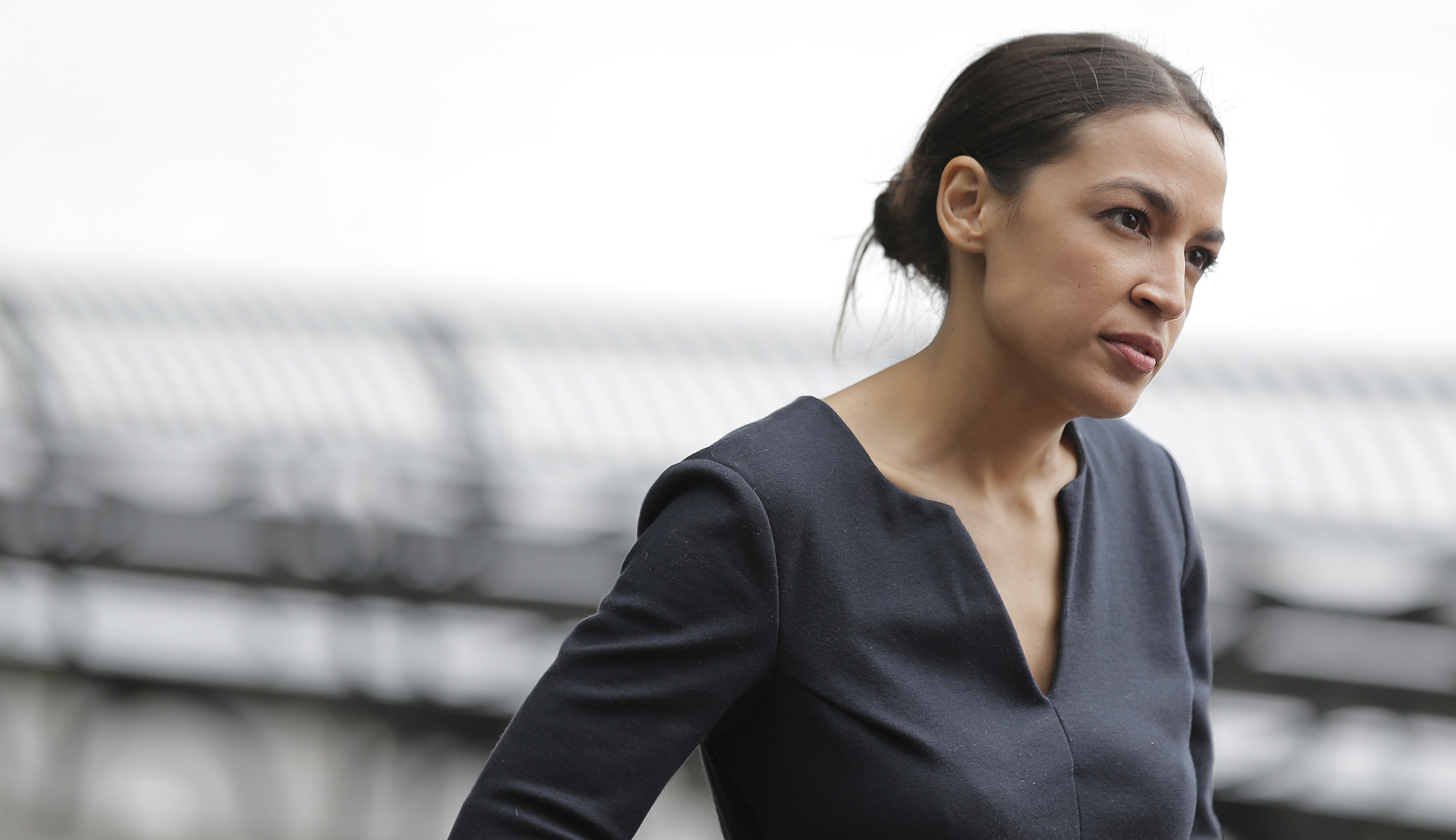 AOC mocks Boebert for flexing ‘violent weapons’ in Christmas photo