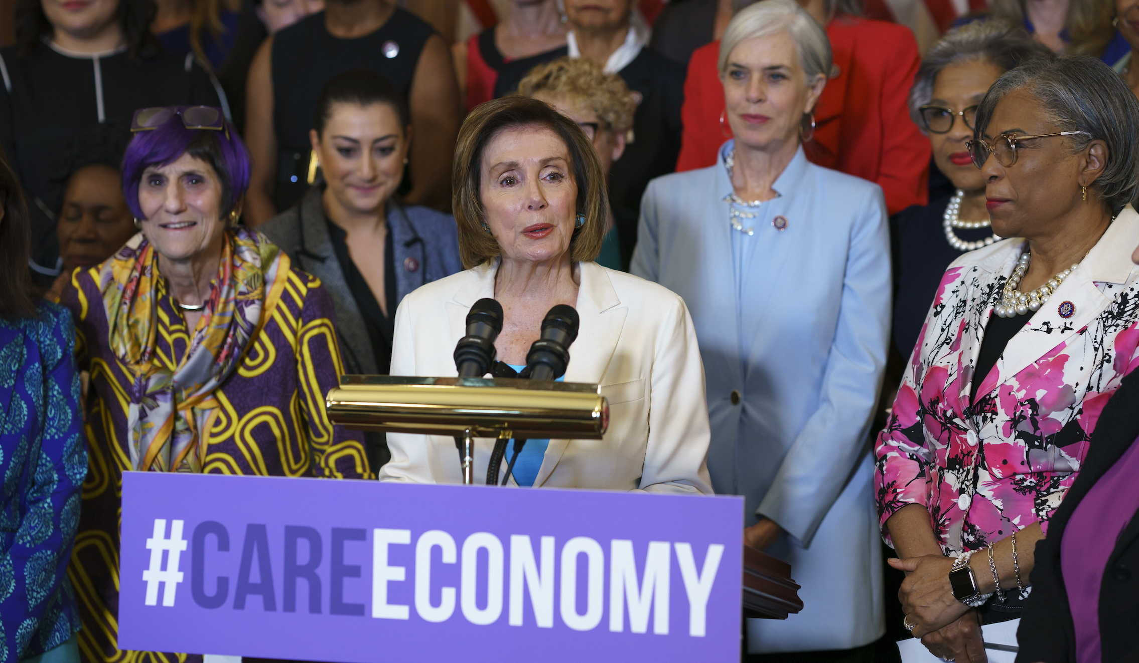 Pelosi endorses Senate $3.5 trillion budget package