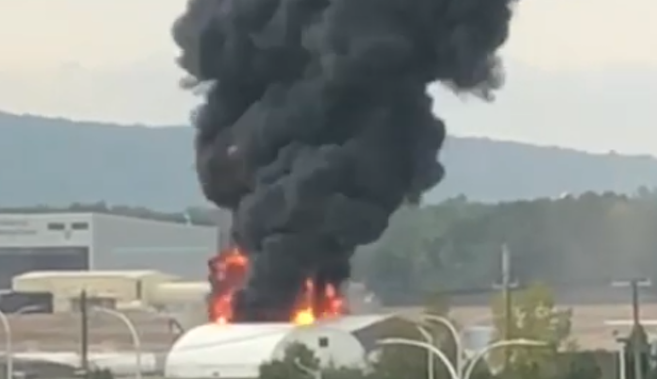 At least 5 dead, 9 injured after WWII-era plane crash in Connecticut
