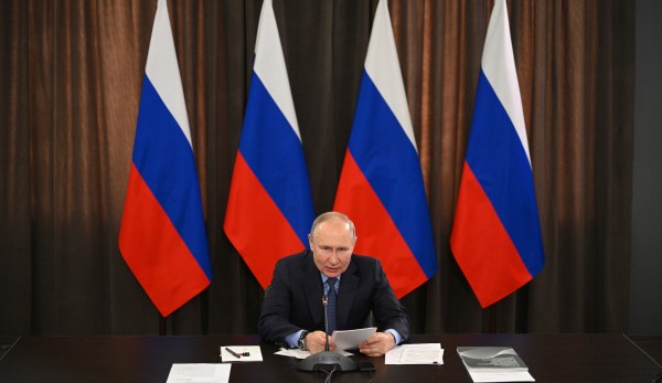 Putin might have blinked, but Russia can still attack Ukraine without warning