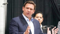 Florida governor implores, but doesn’t order, school districts to offer in-person instruction