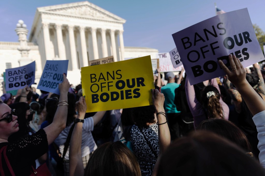 Tall security fences erected around Supreme Court after abortion opinion leak
