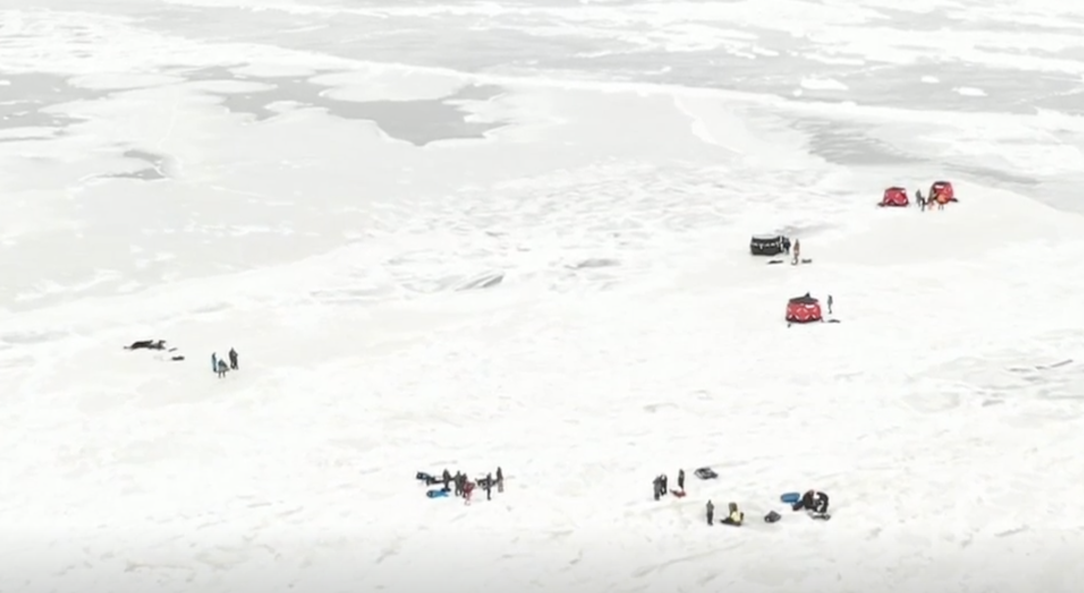 Thirty-four people rescued after being stranded on chunk of ice in Green Bay
