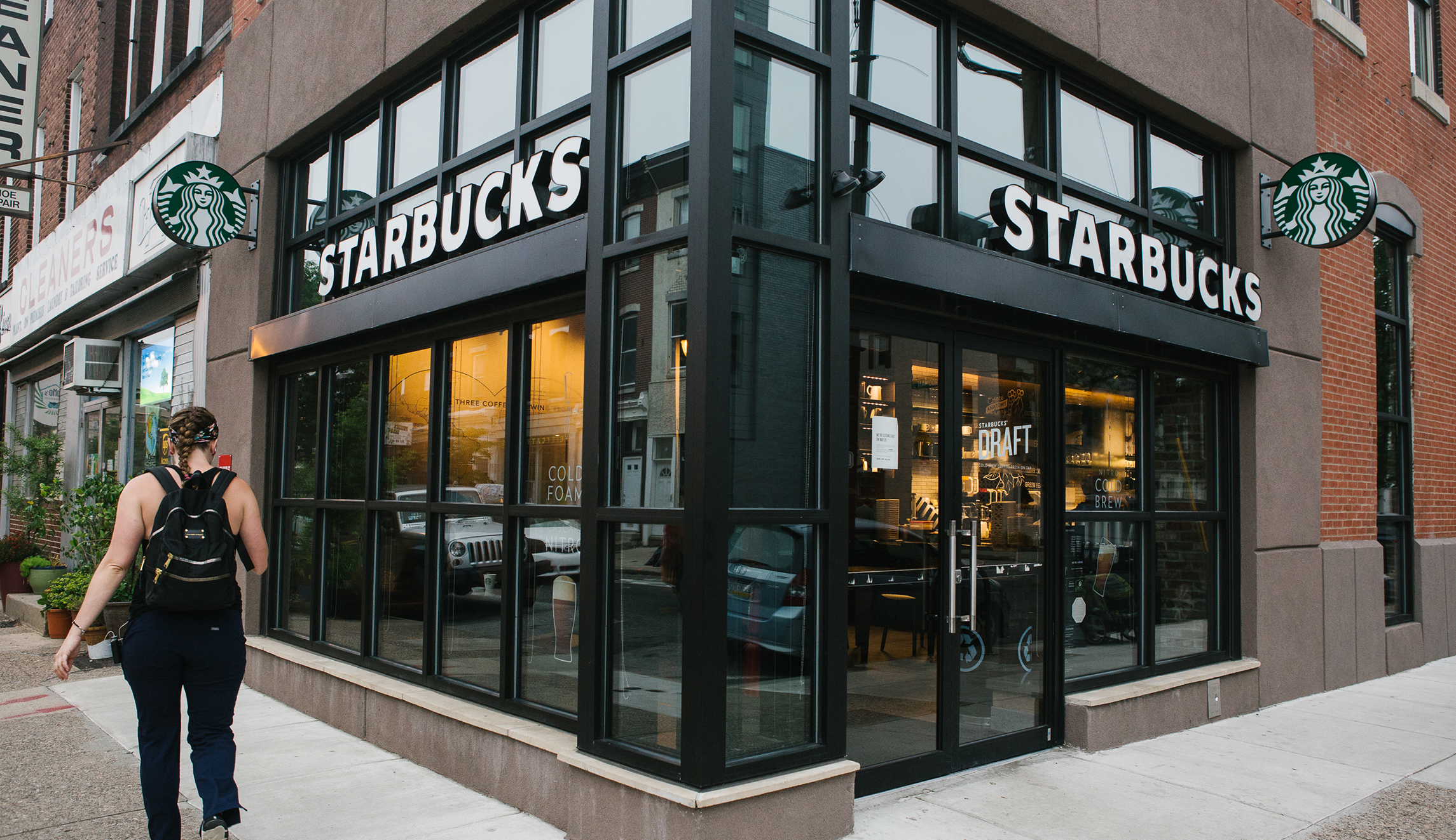 Starbucks apologizes after uniformed officers were refused service