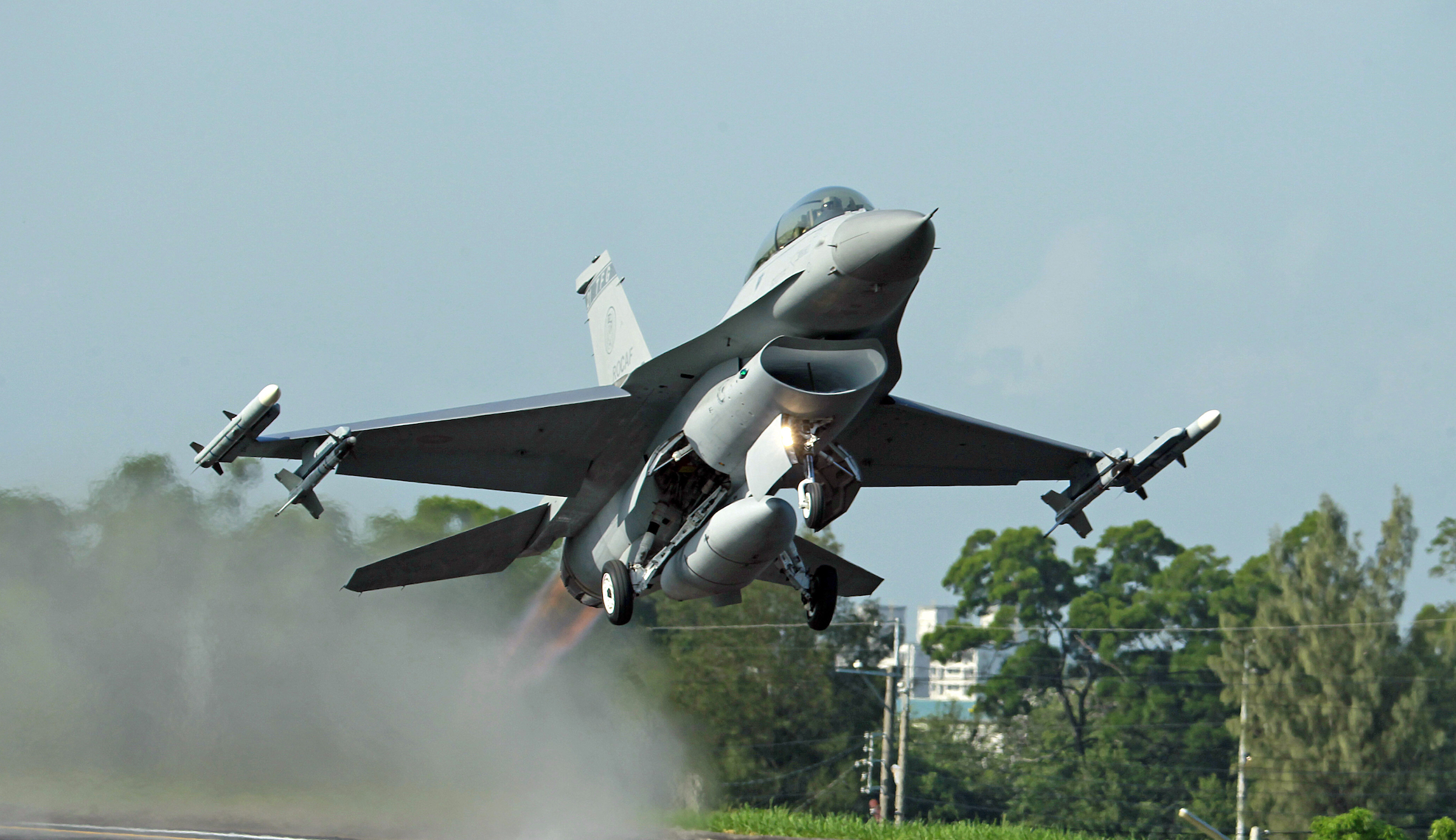 China will race to expand ’empire’ and attack Taiwan during window of opportunity, experts fear