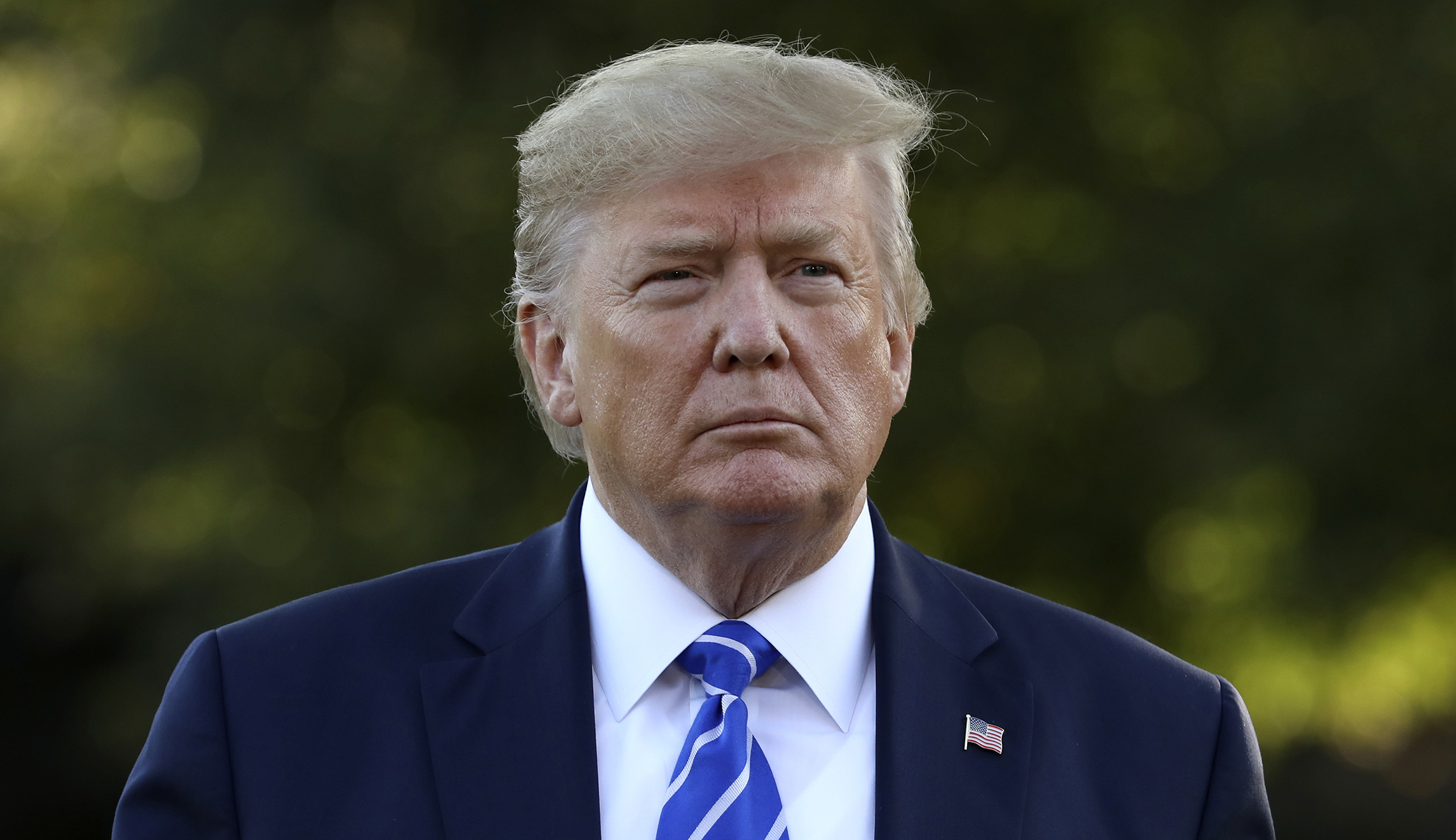 Trump backs short-term deal to stop renter evictions