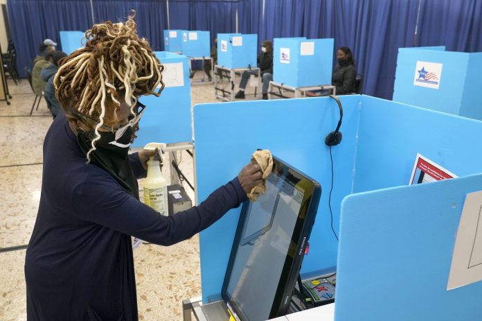 Early turnout brisk in North Carolina as 135K cast ballots on first day of voting