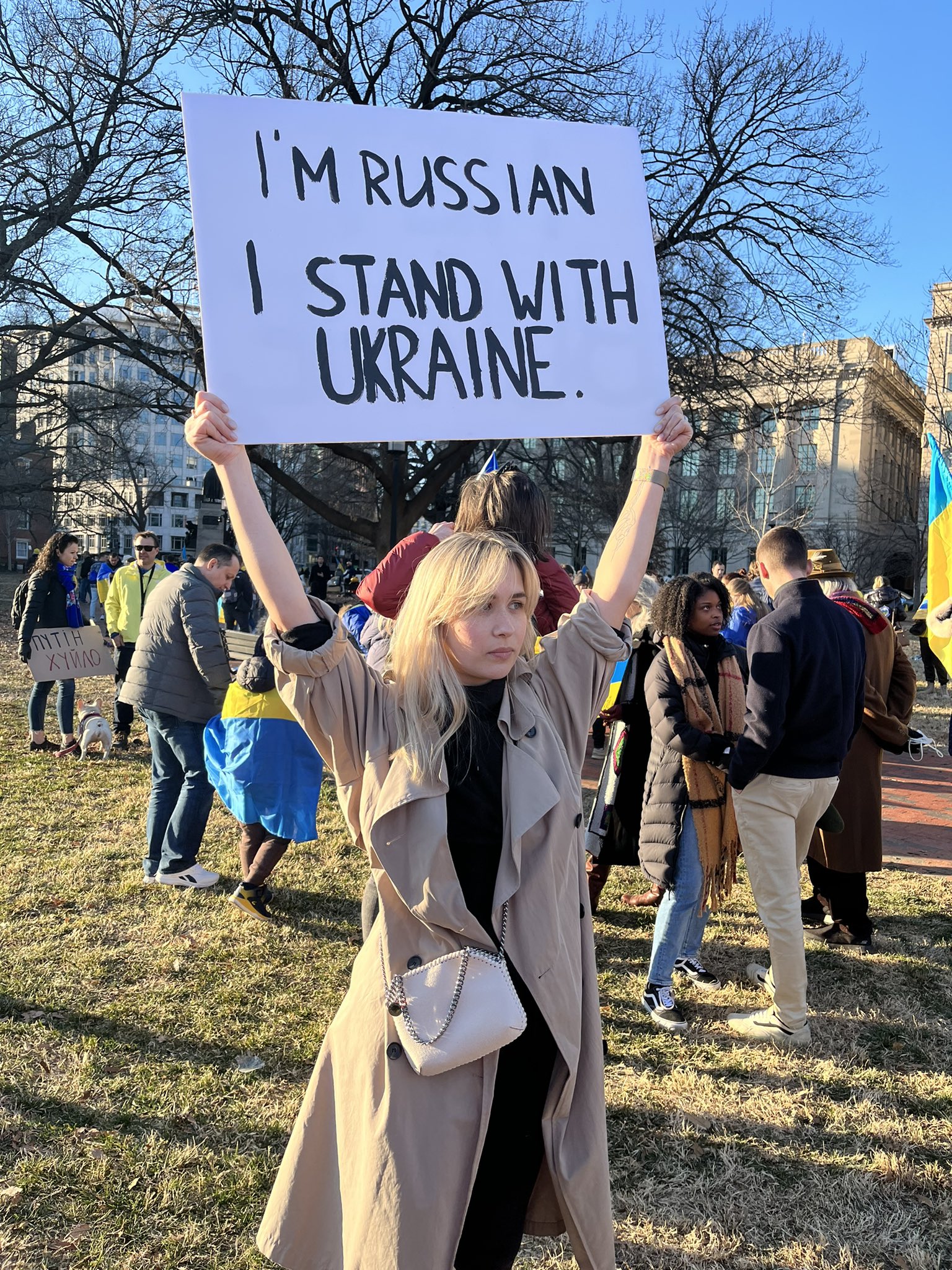 WhiteHouseprotest.jpeg