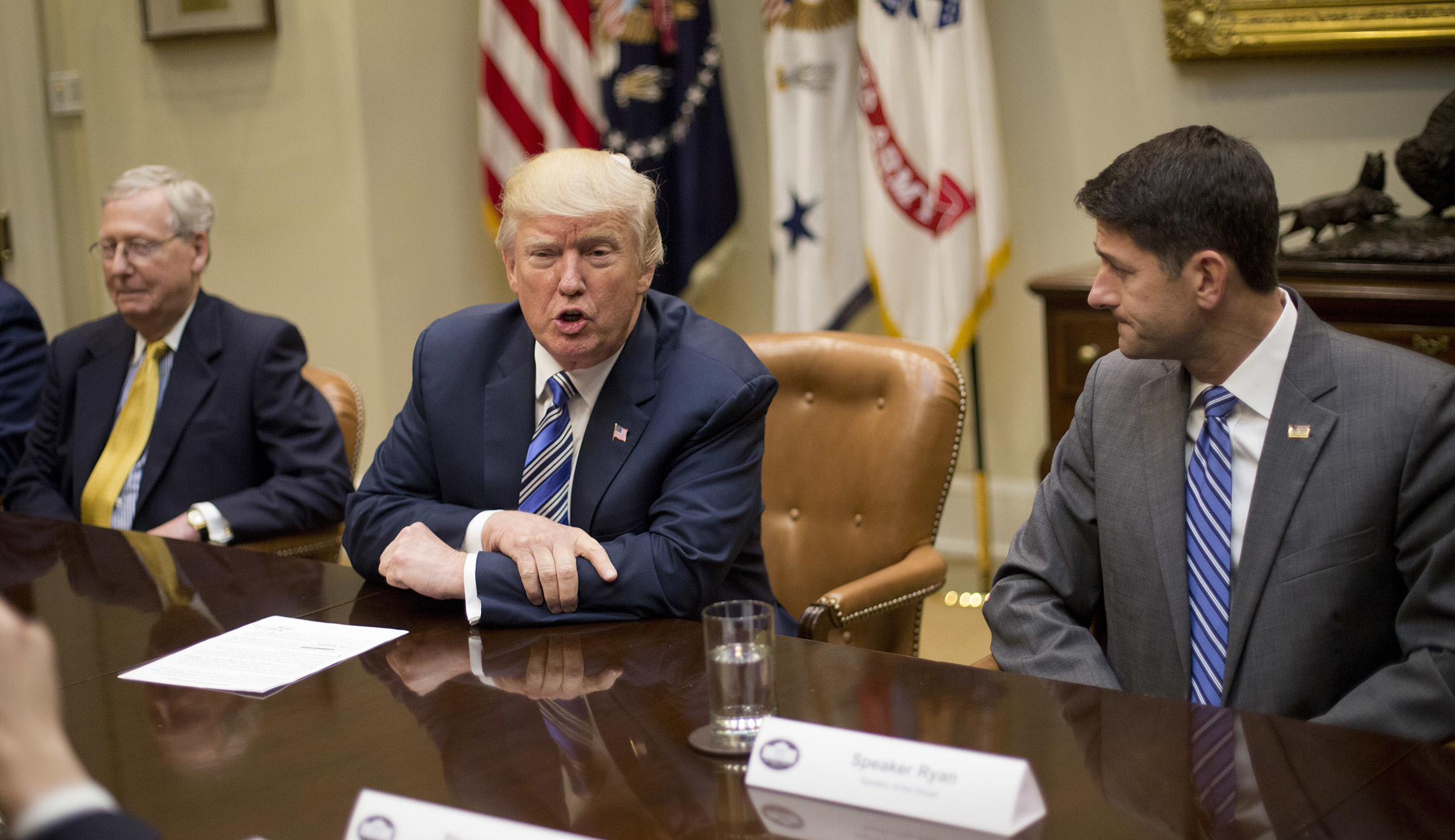 Trump blames Paul Ryan, Mitch McConnell for delaying debt ceiling fight