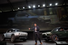 Amazon amps up electric car market by leading $700 million Rivian investment