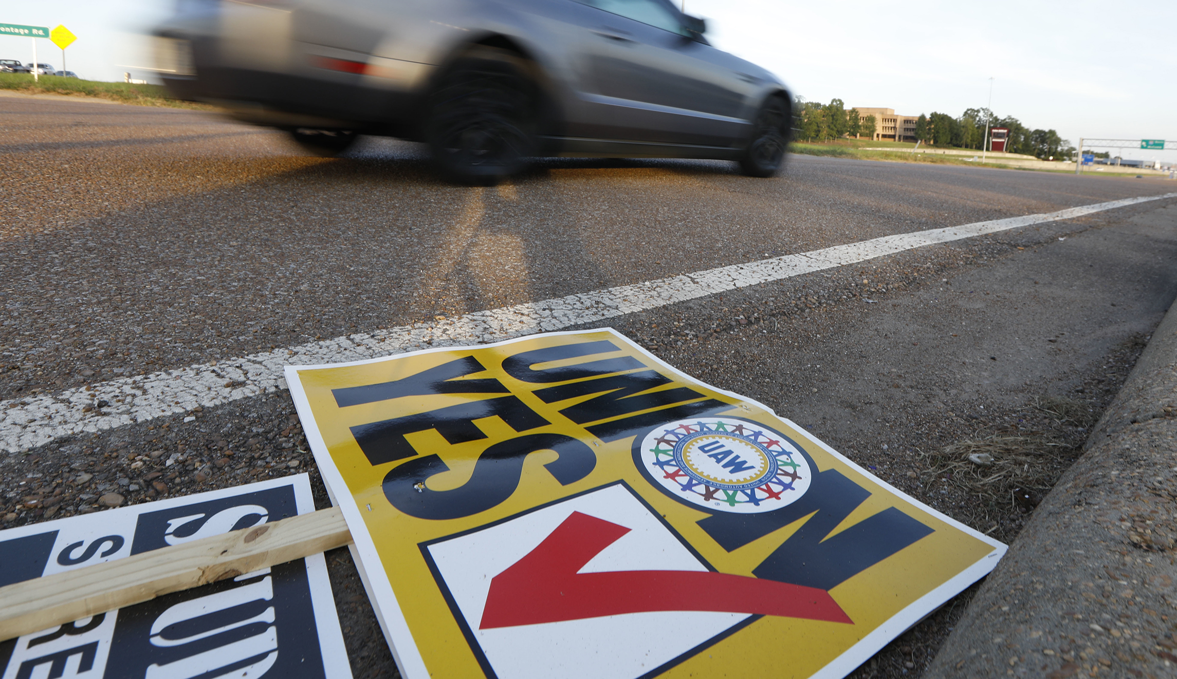 GOP lawmakers introduce bill to require union recertification