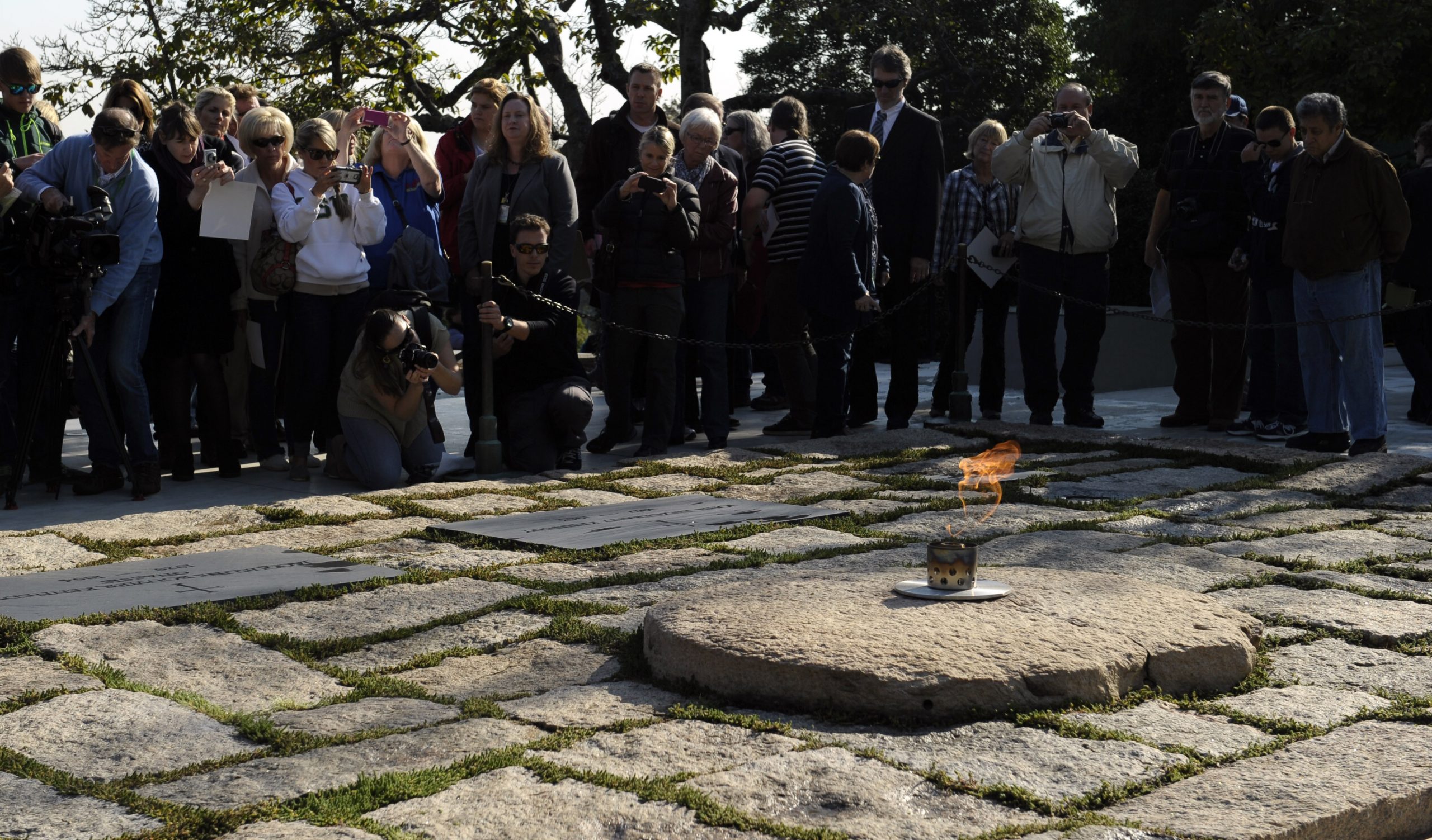 Obamas, Clintons to visit JFK gravesite Wednesday