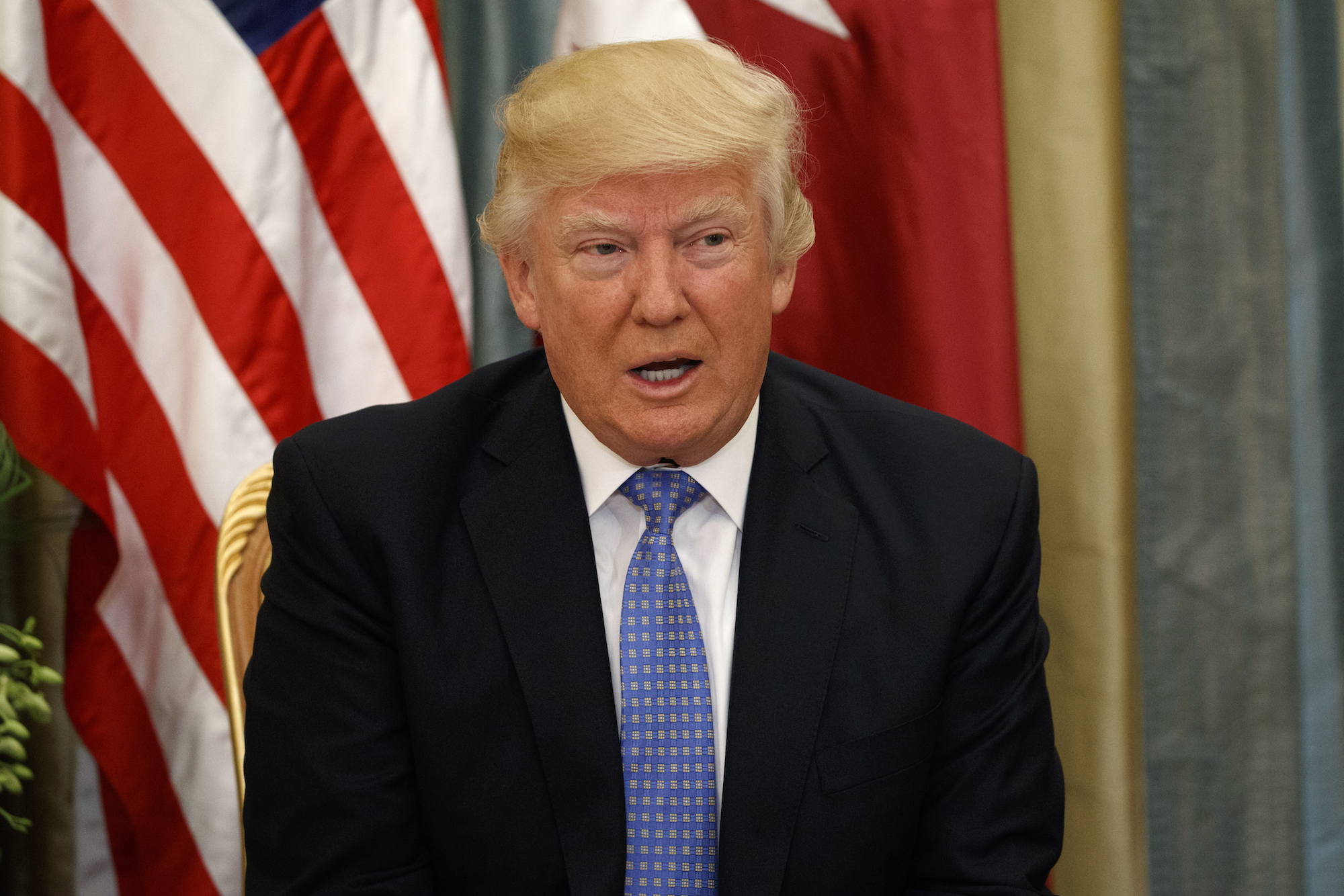 Trump, House officially punt on Obamacare payment decision