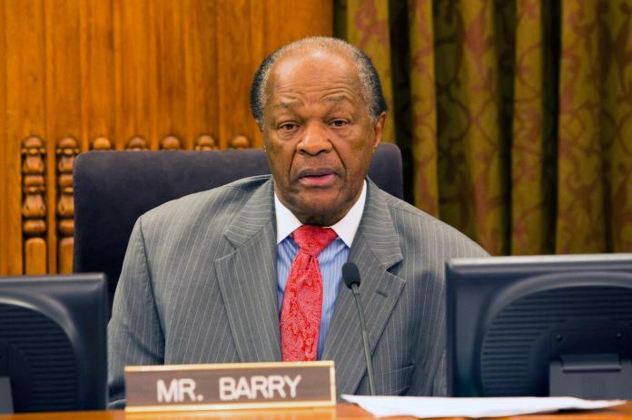 Marion Barry wants city to pay tuition at UDC’s community college