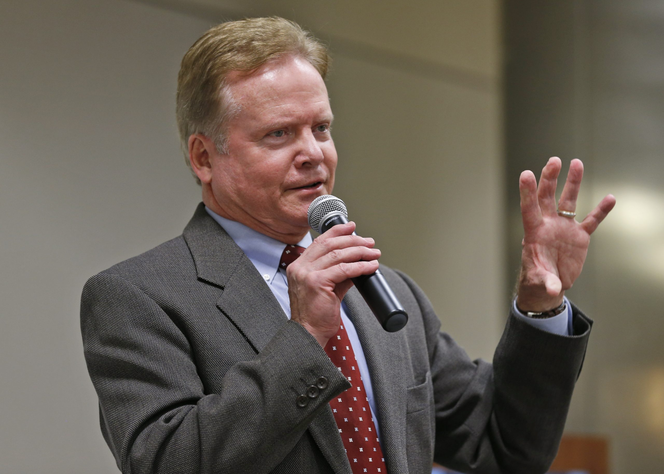 Jim Webb staffs up for presidential bid