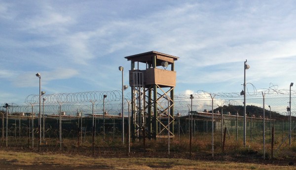 Trump signs order to keep Guantanamo Bay prison open
