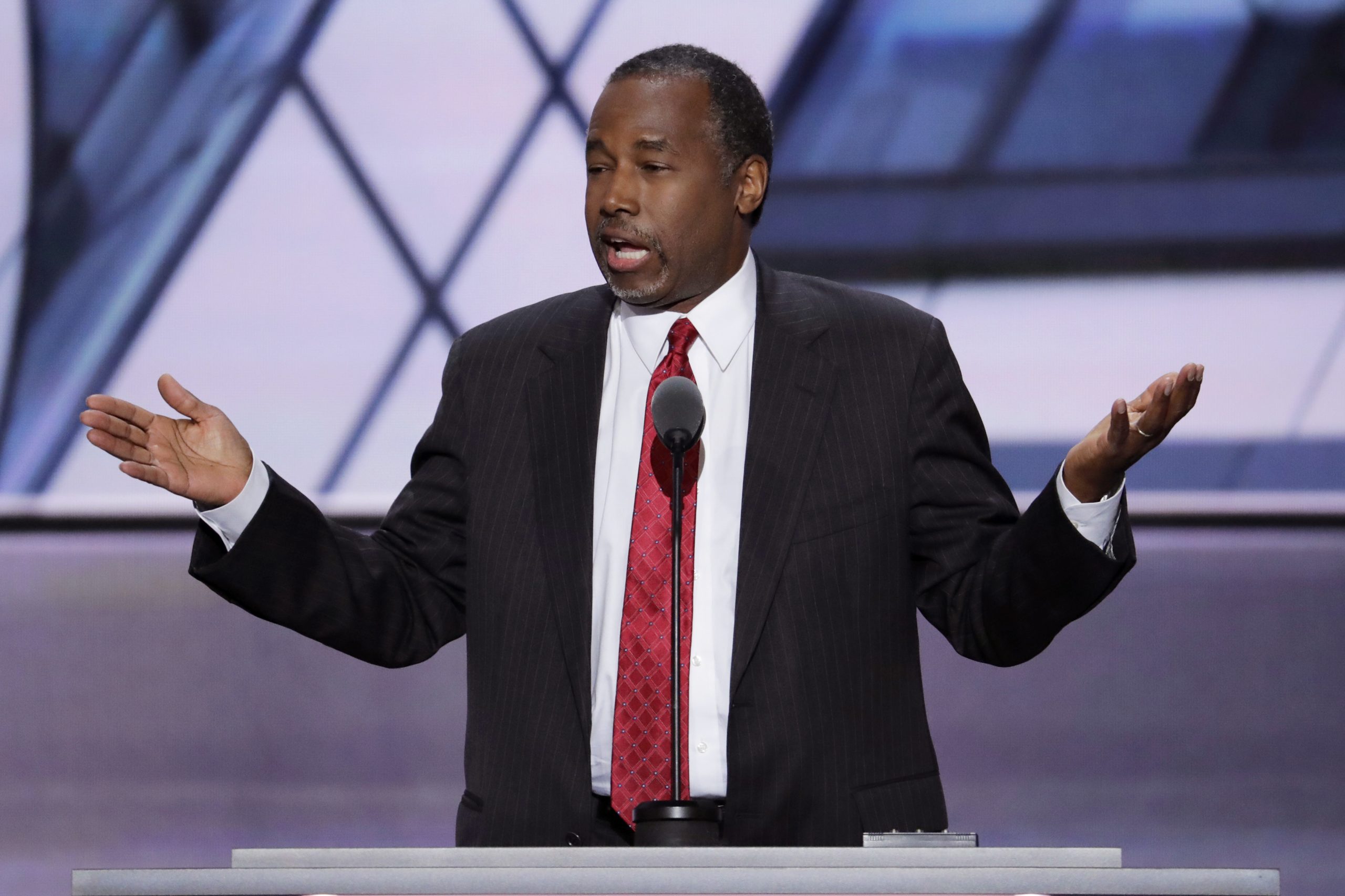 Carson downplays Manafort exit, compares to Olympic ‘relay team’