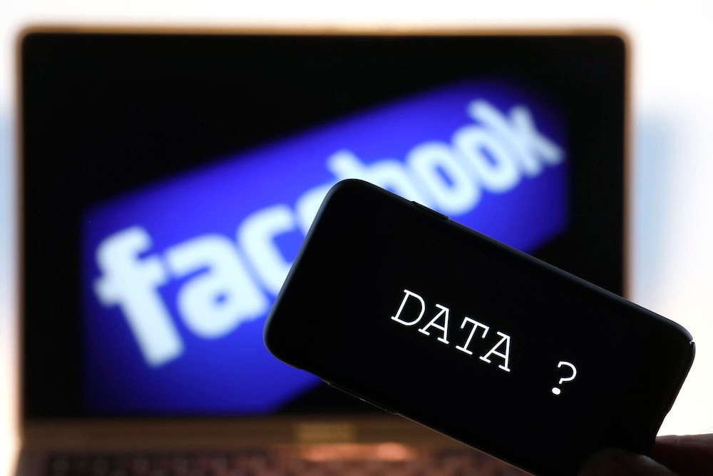 Facebook suspends Harvard prof’s analytics firm amid privacy worries