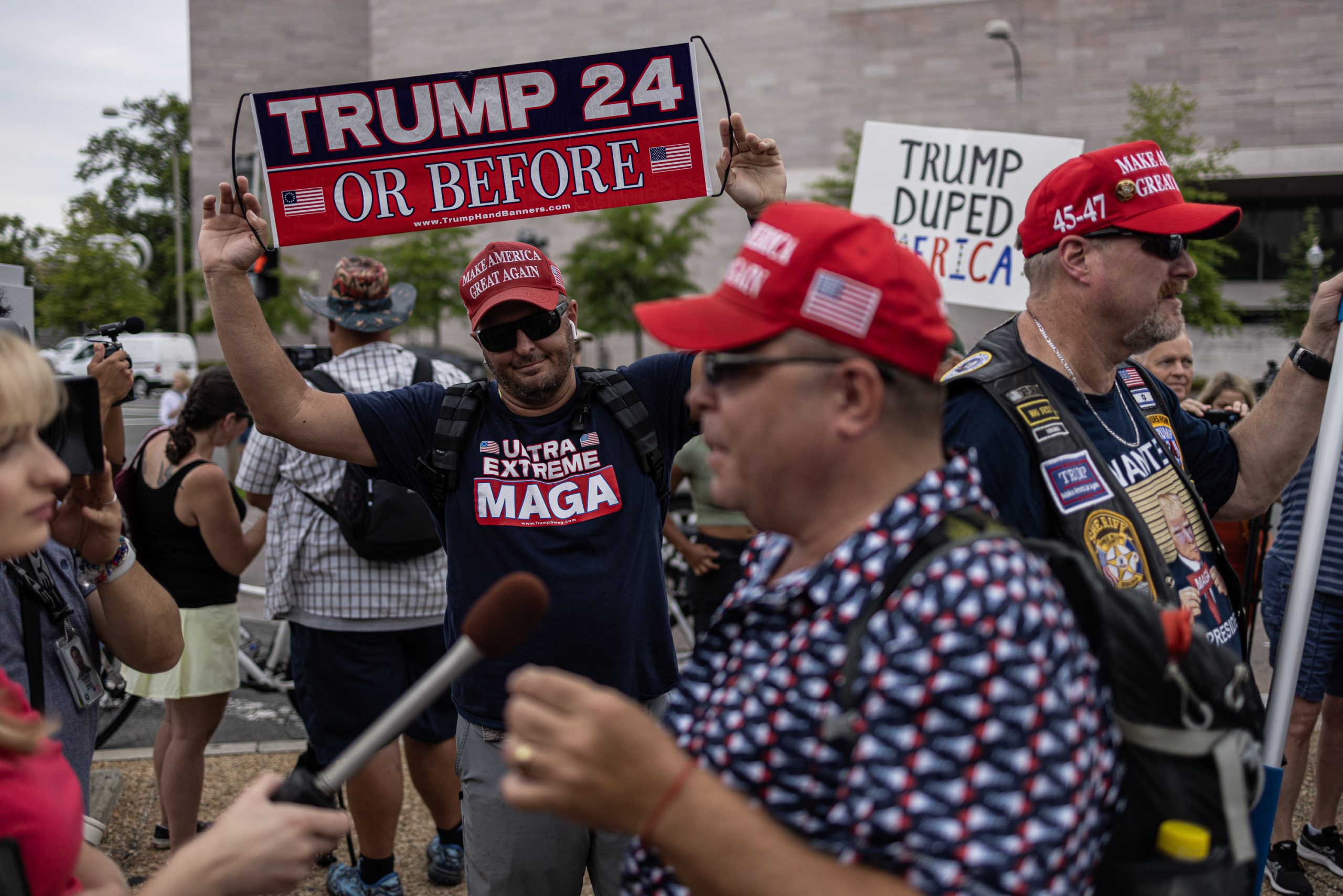 080323_TRUMP_COURTHOUSE-2.JPG