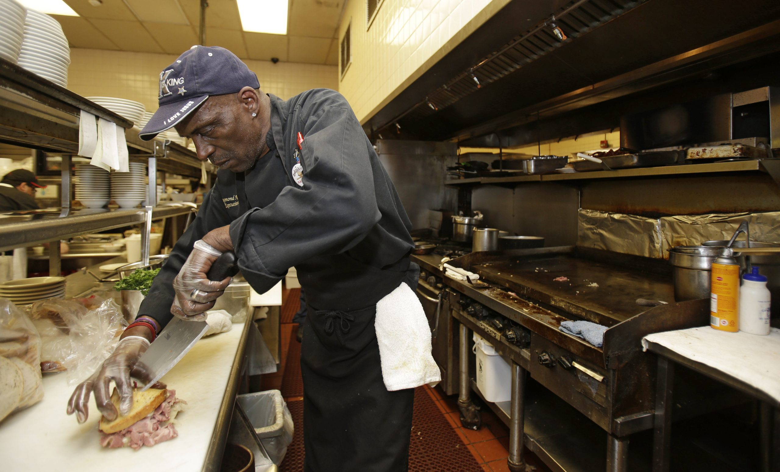 Economic growth slowed dramatically to 2% annual rate in third quarter