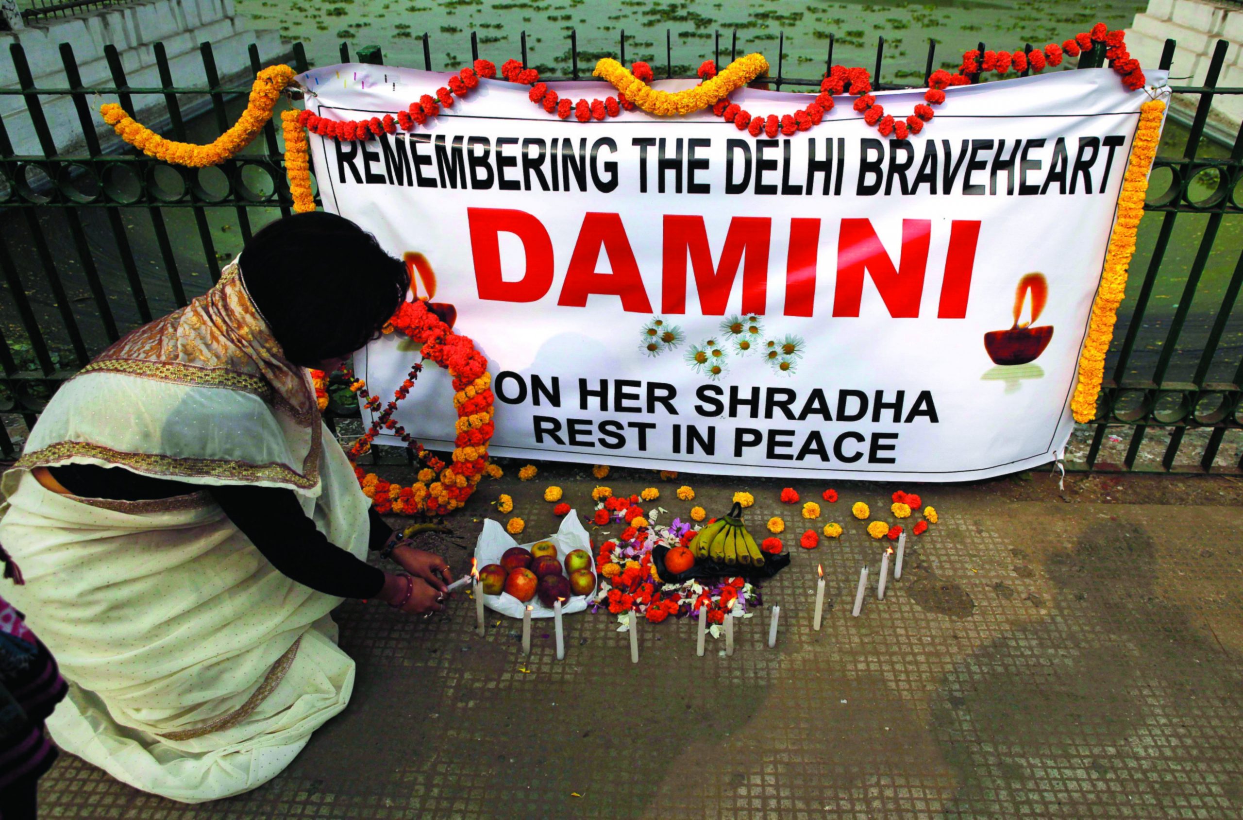 6 arrested in new rape of a bus passenger in India