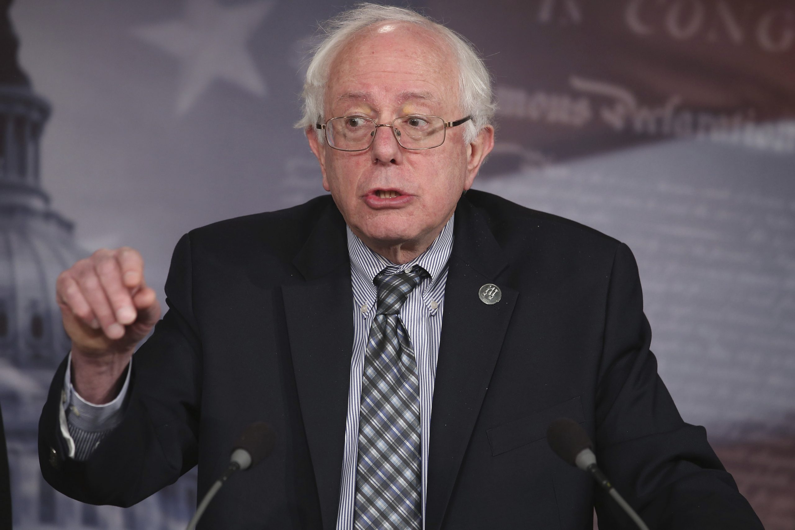 Sen. Bernie Sanders continues his unorthodox 2016 campaign