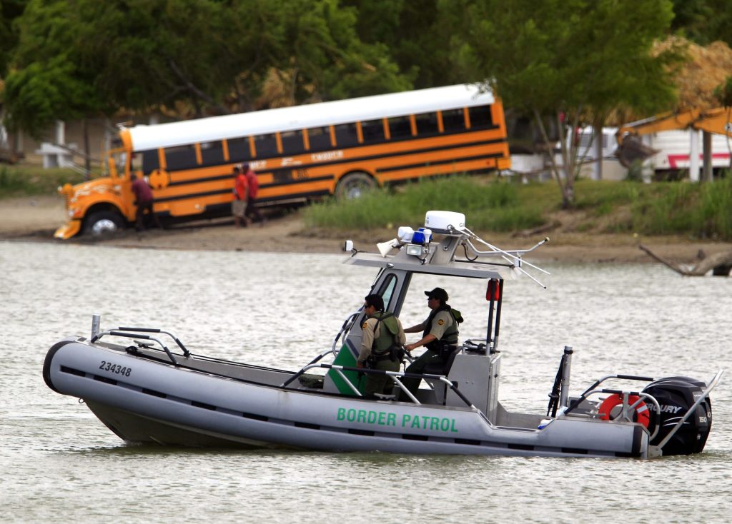 Rocks thrown at US border agents