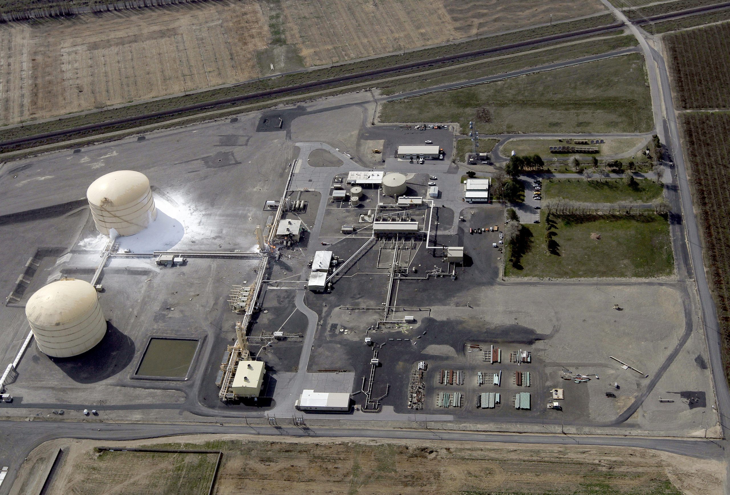 Officials seek clues in natural gas facility blast