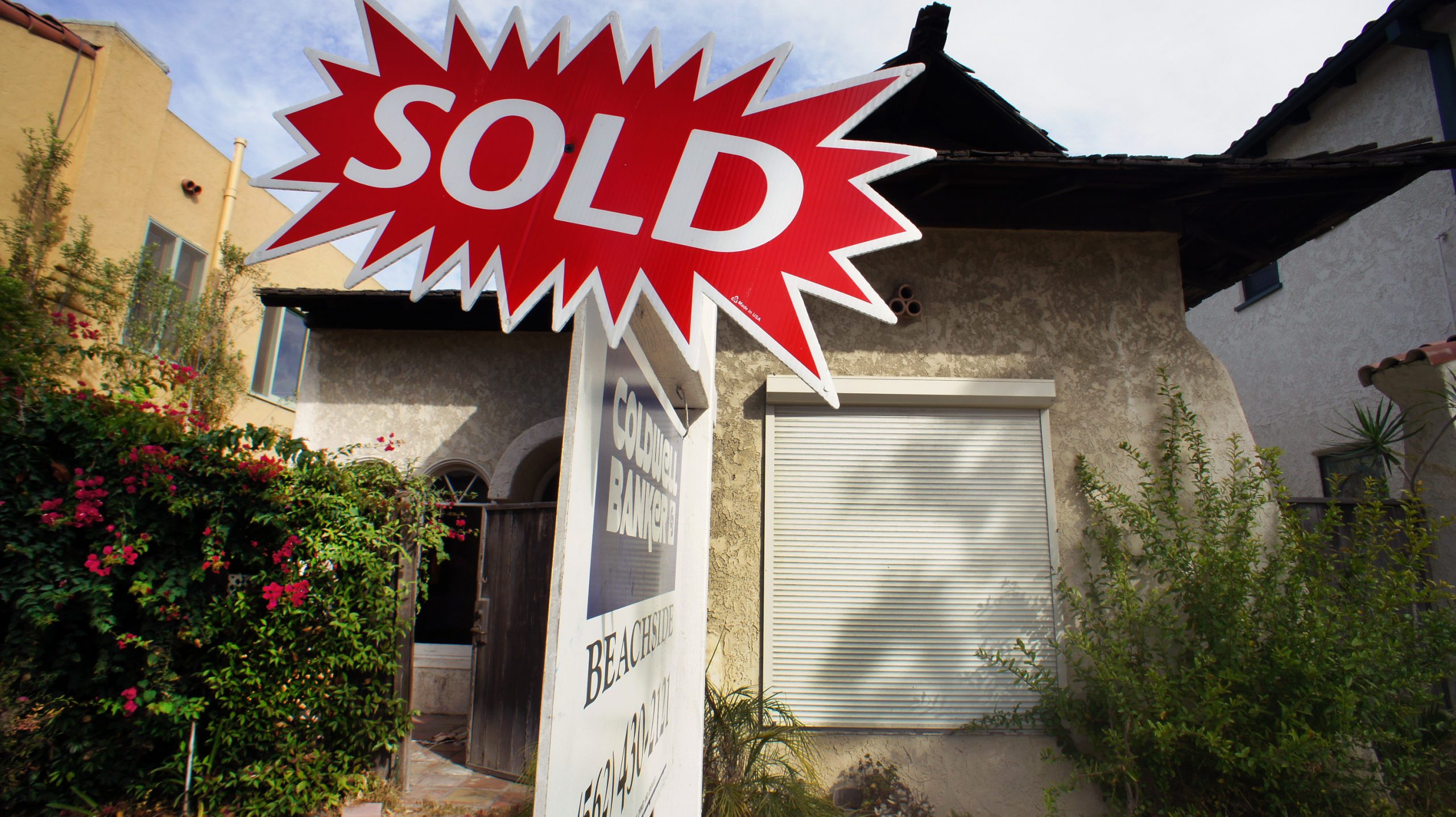 Mortgage rates cross 5% for first time in years, hurting affordability