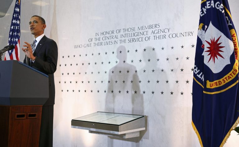 White House promotes gutsy Obama decision to bin Laden movie team