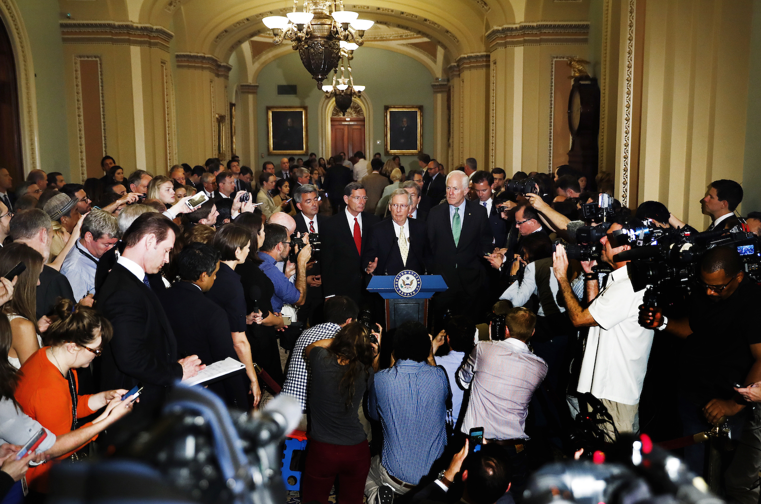 Centrist Republicans and Democrats meet to devise bipartisan healthcare plan