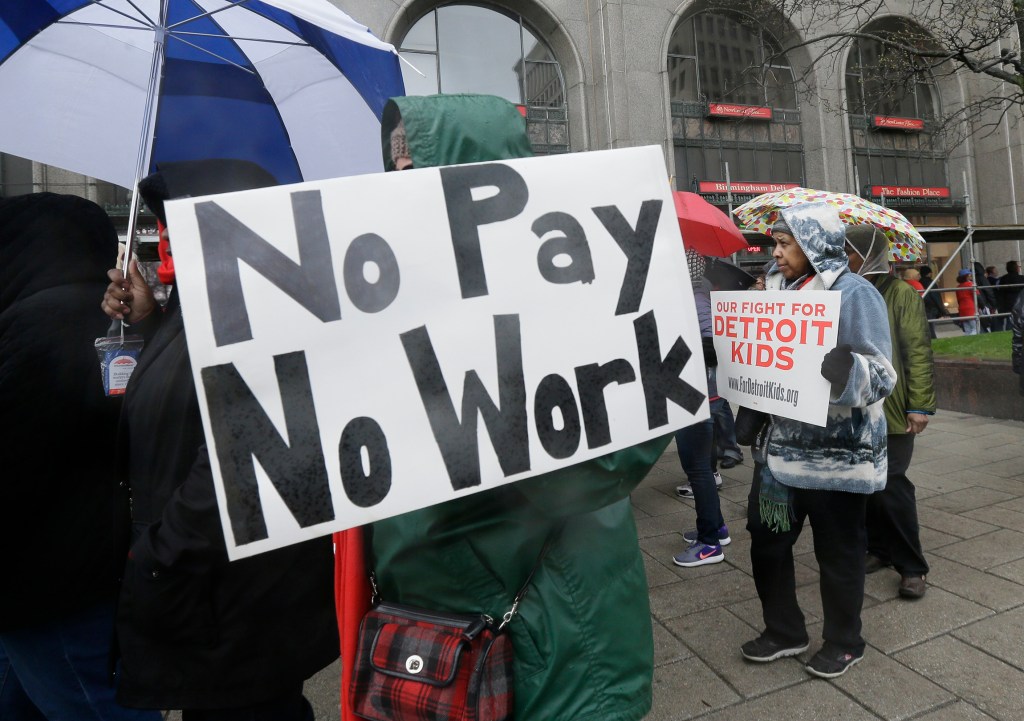 Chicago teachers strike lacks support from crucial group