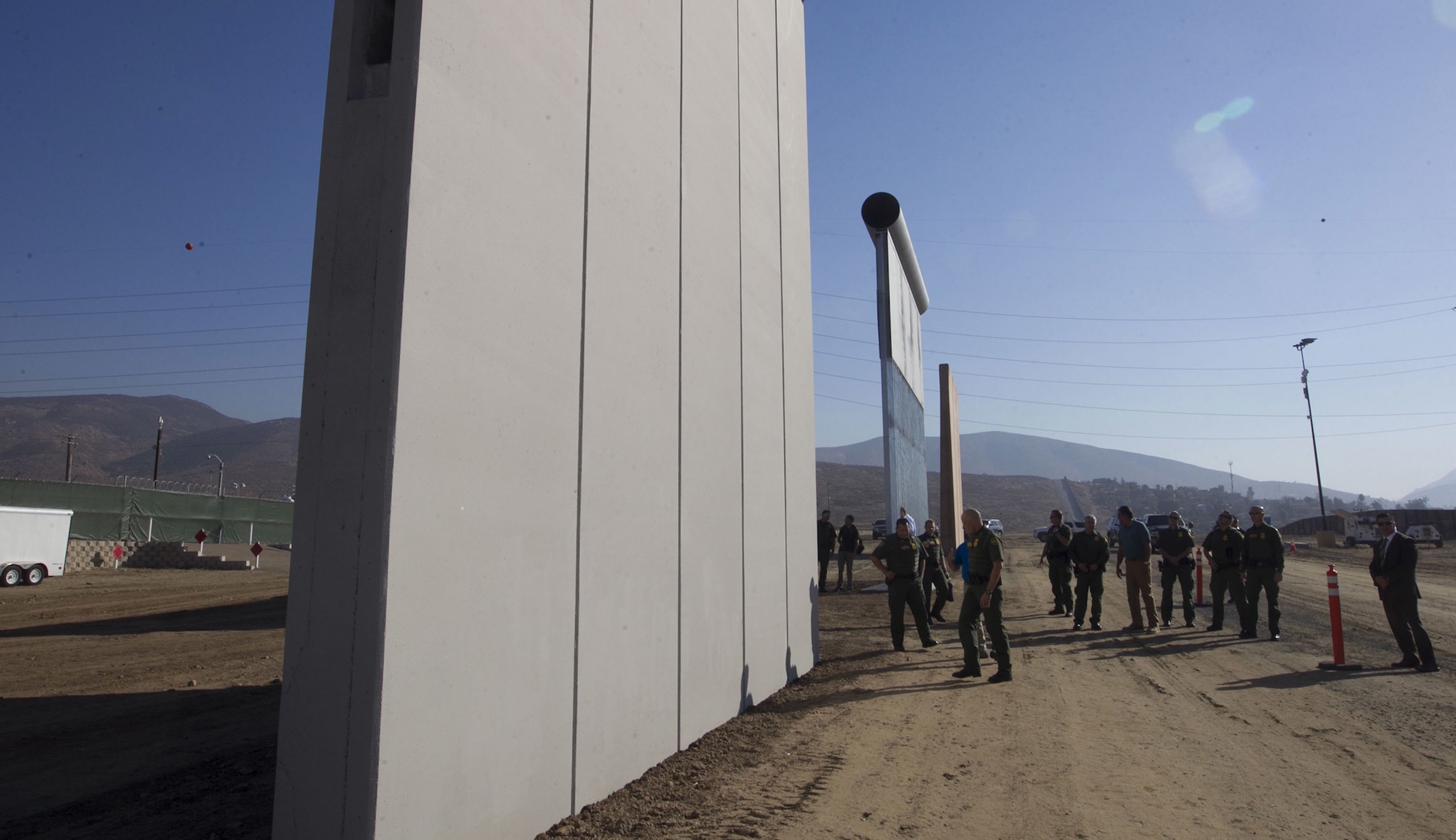 Border wall contractor: White House hasn’t issued guidance on eminent domain