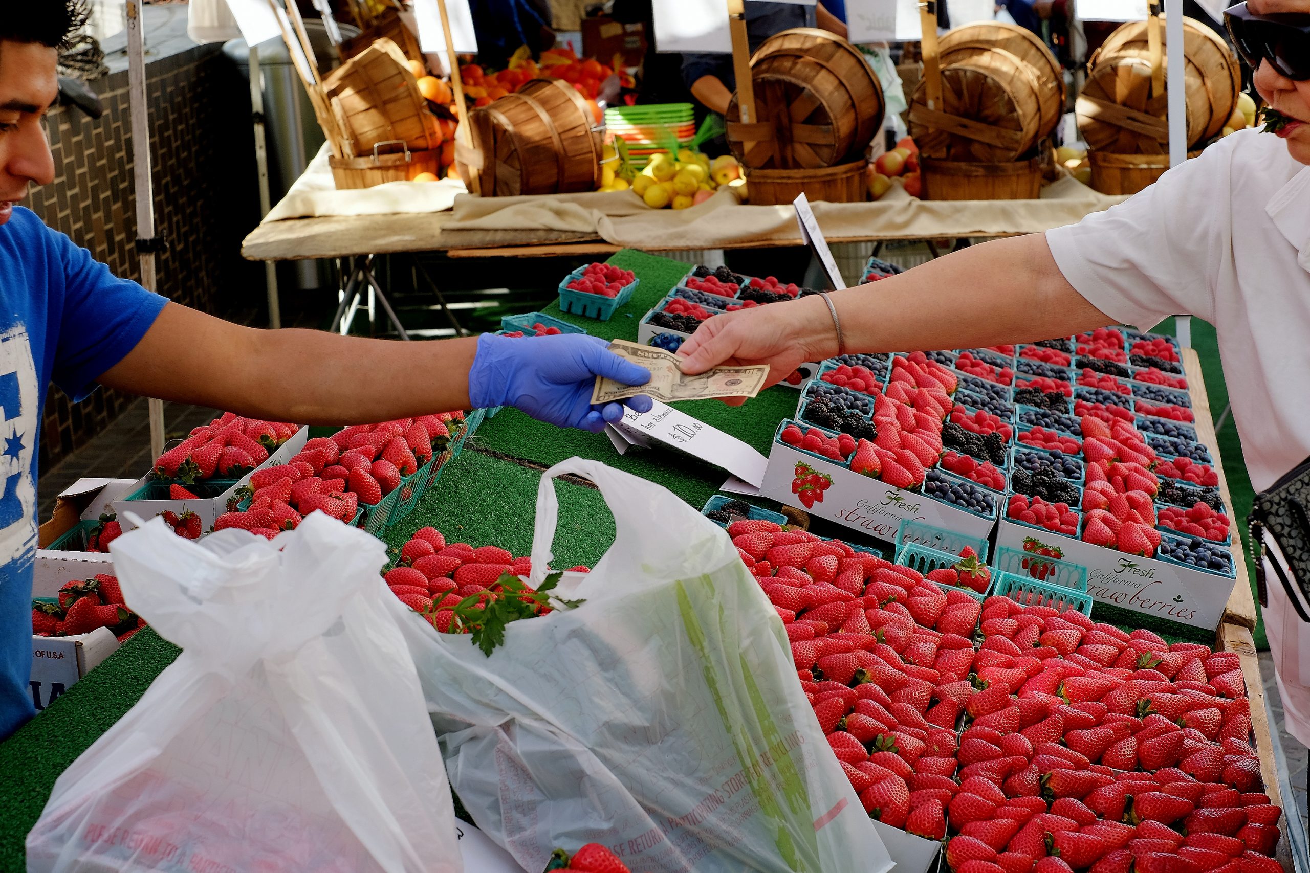 FDA wants to relax requirements for selling at farmers markets