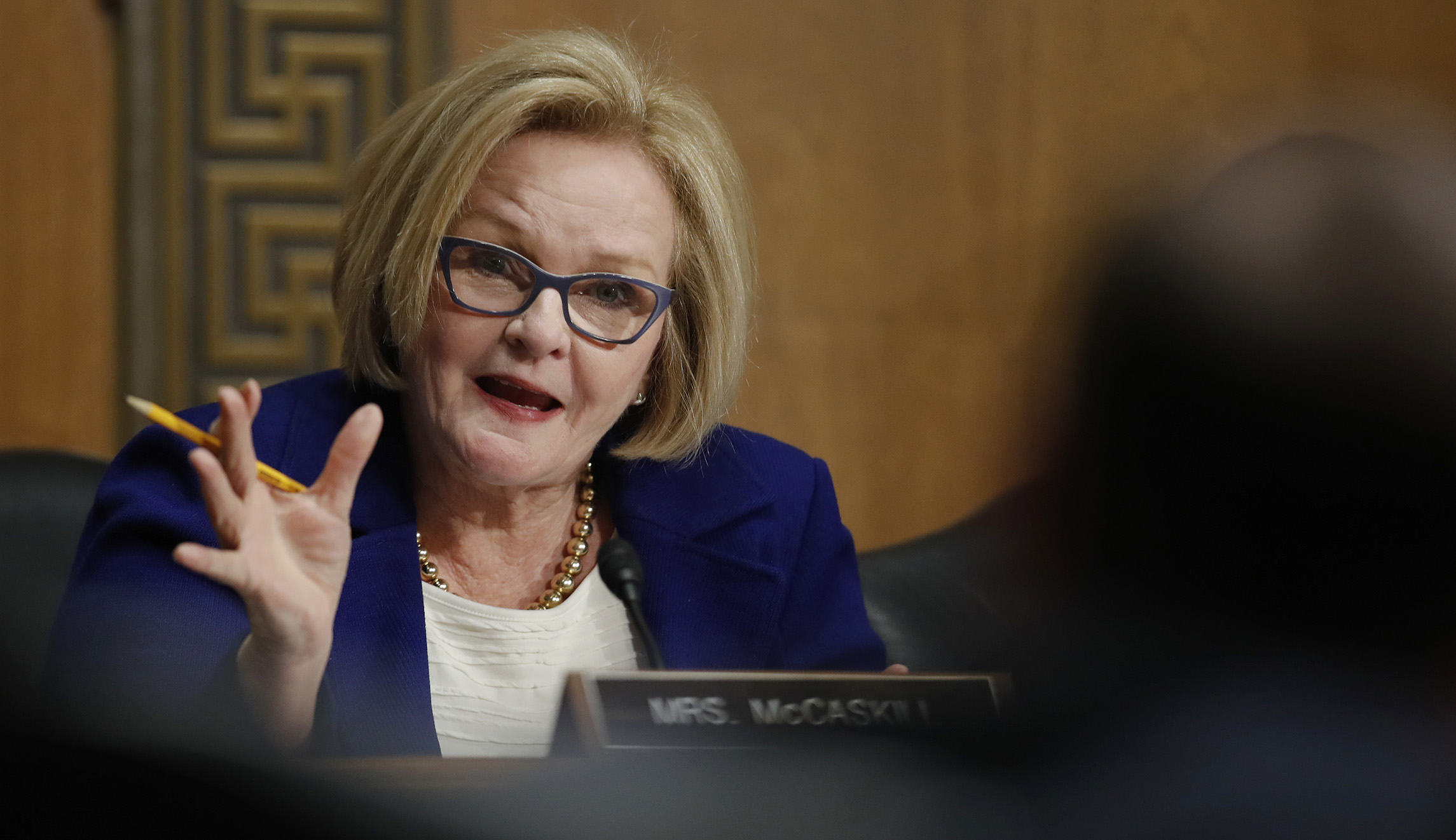 Claire McCaskill takes on tax breaks for drug advertising