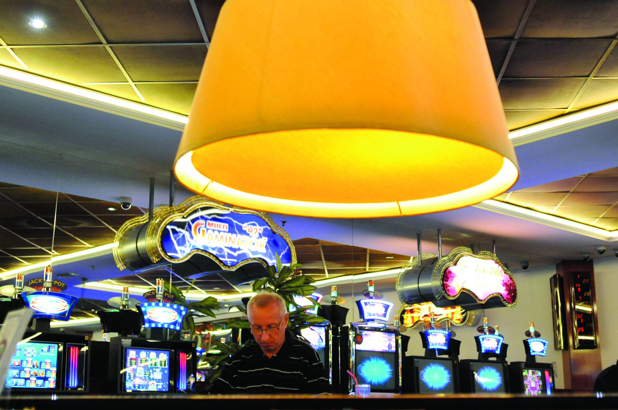 Hungary slot-machine ban bucks regional trend