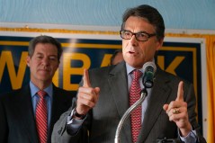 Audit finds problems in Perry’s deal-closing fund