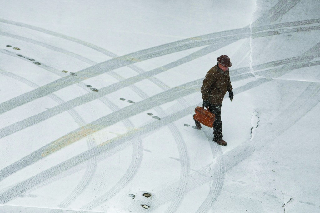 Winter storm blankets Great Plains with snow