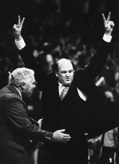 Maryland honors Lefty Driesell with sculpture at Comcast Center