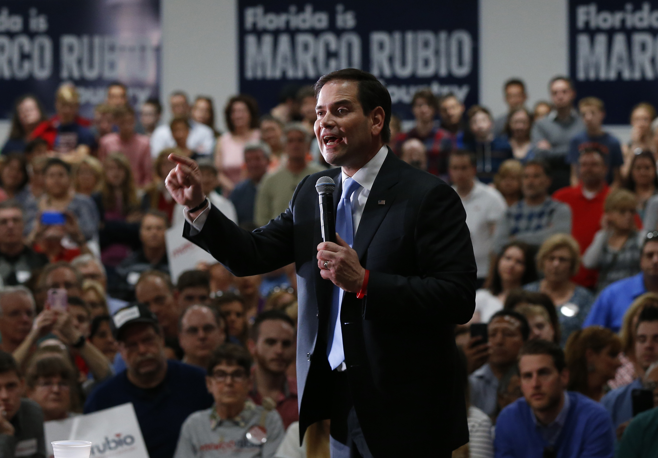 Poll shows Rubio cutting into Trump’s Florida lead