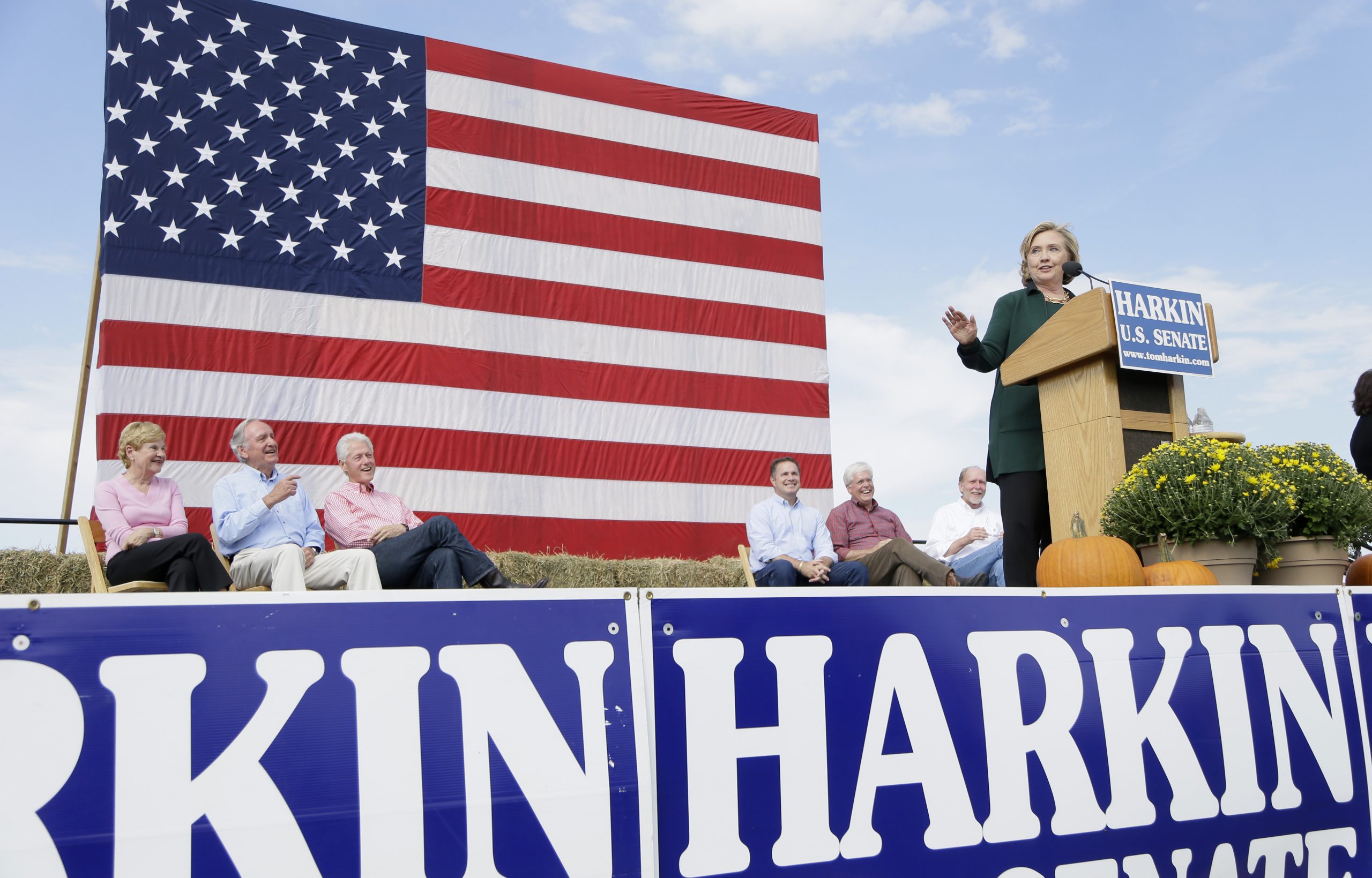 Hillary Clinton heads to Iowa, New Hampshire