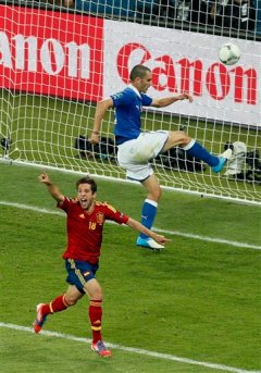 Spain wins again, beating Italy 4-0 at Euro 2012