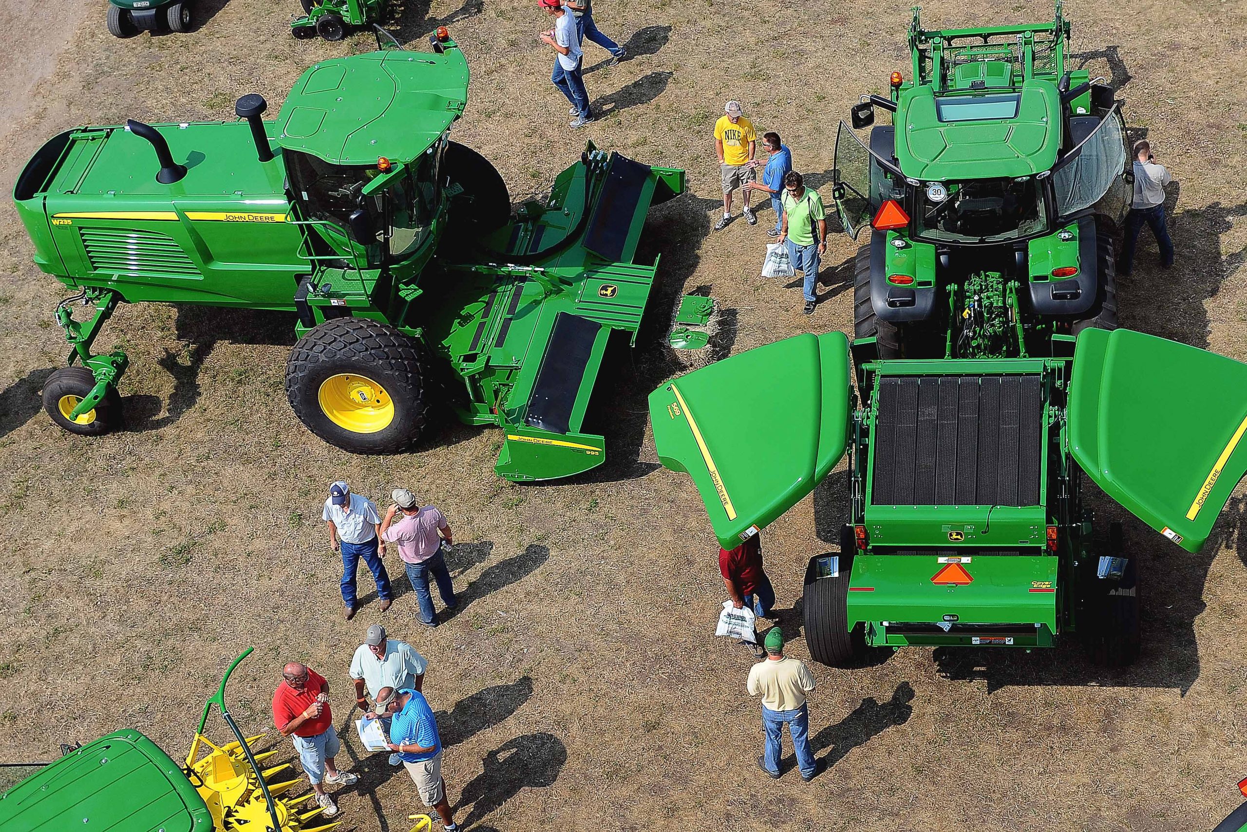 Agriculture equipment sales decline in 2014