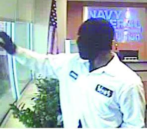 Robbers lost $100,000 from bank vault