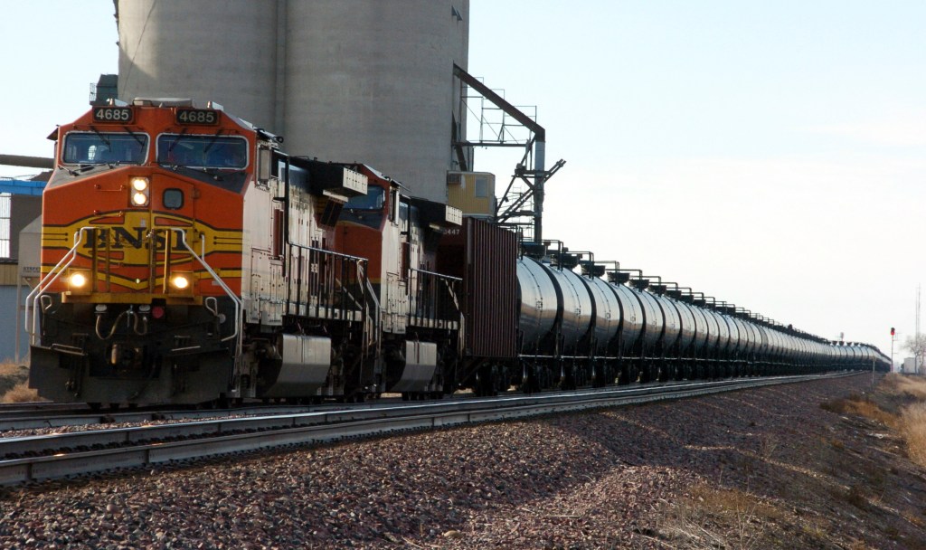 North Dakota discloses oil train shipment details