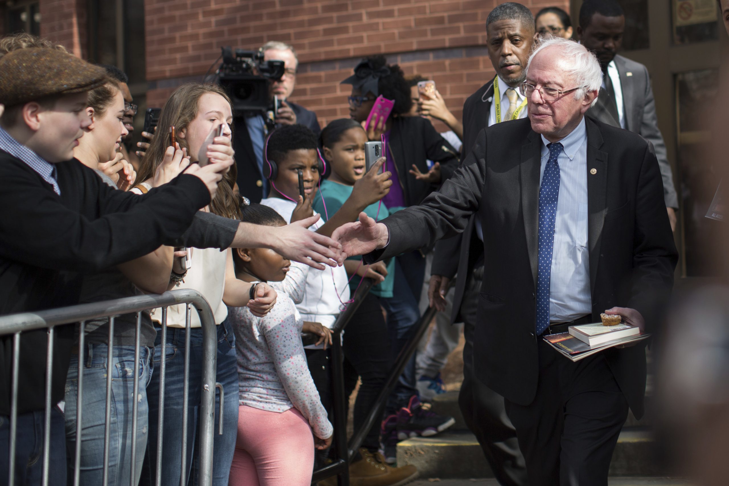 On Inauguration Day, Bernie Sanders calls for non-stop political warfare