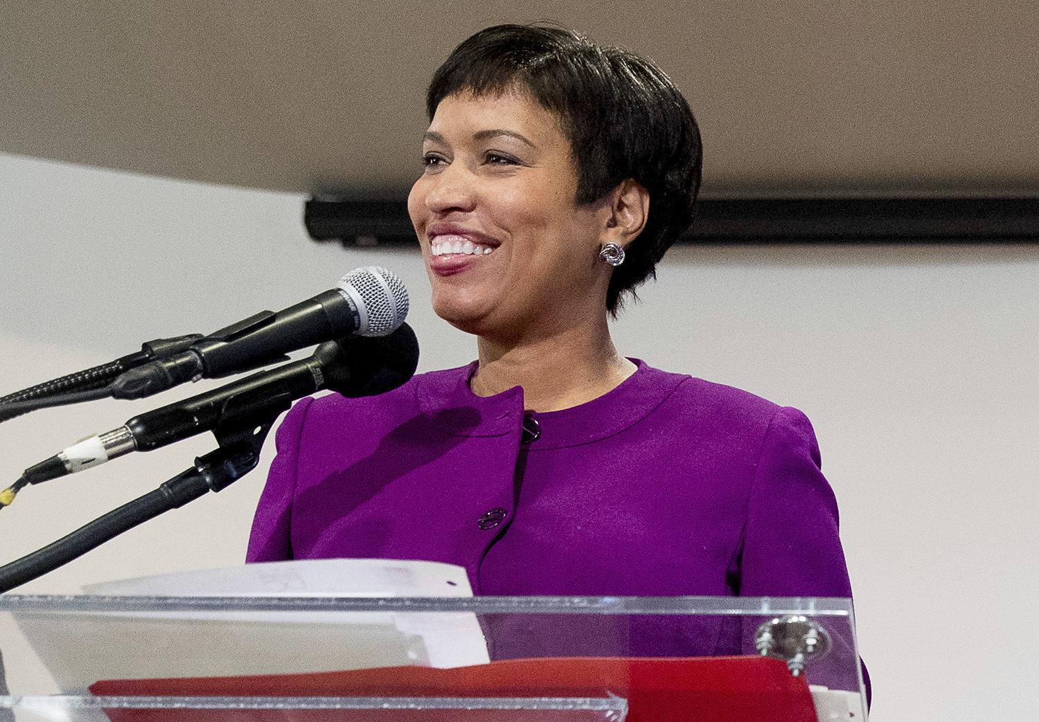 DC mayor will push for statehood in meeting with Trump