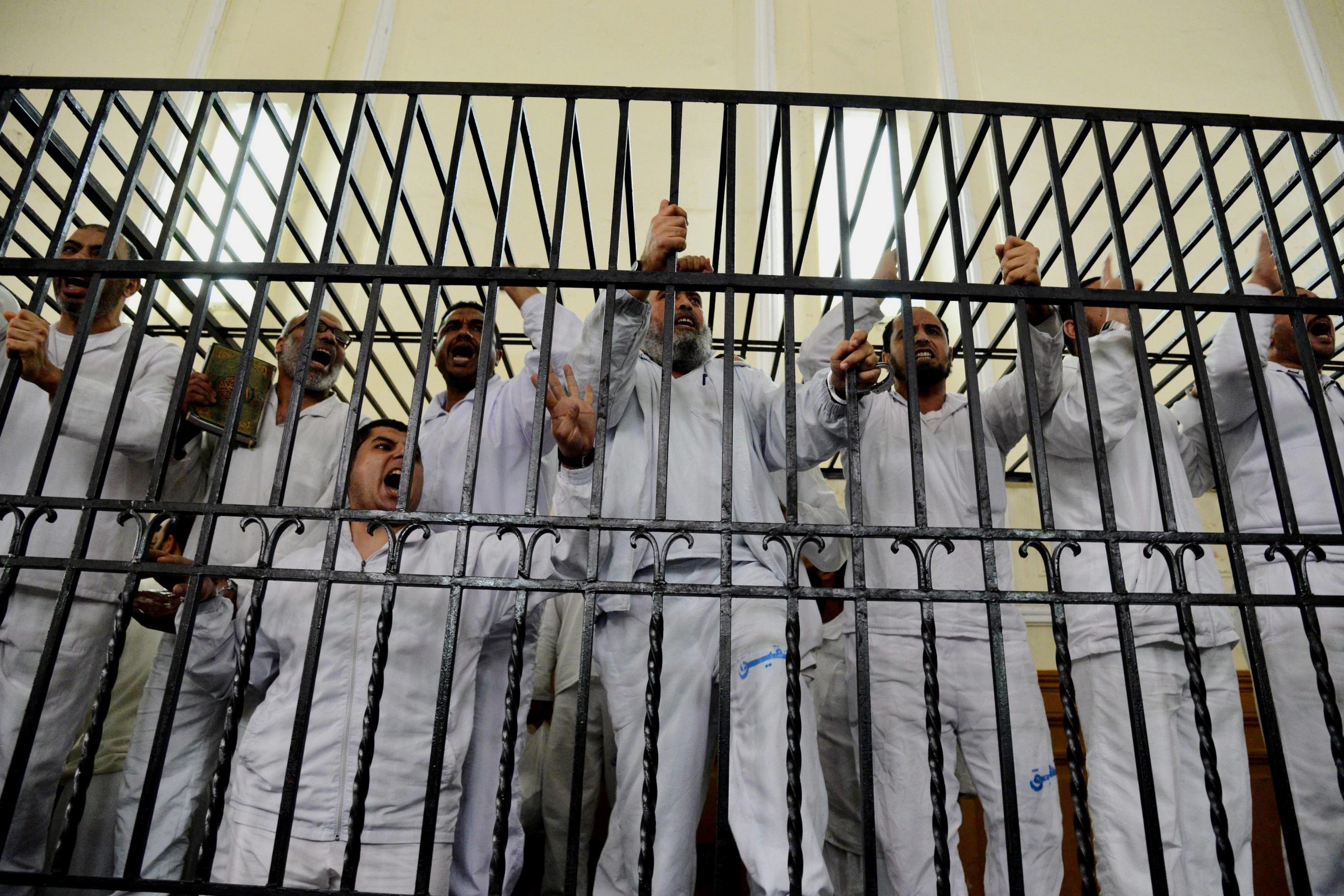 10 Islamists sentenced to death in Egypt