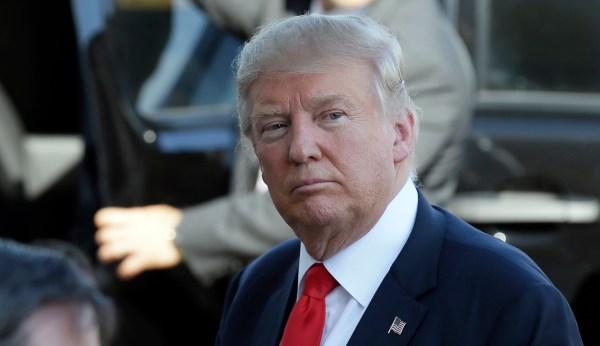 Trump stonewalls on lobbyists’ waivers